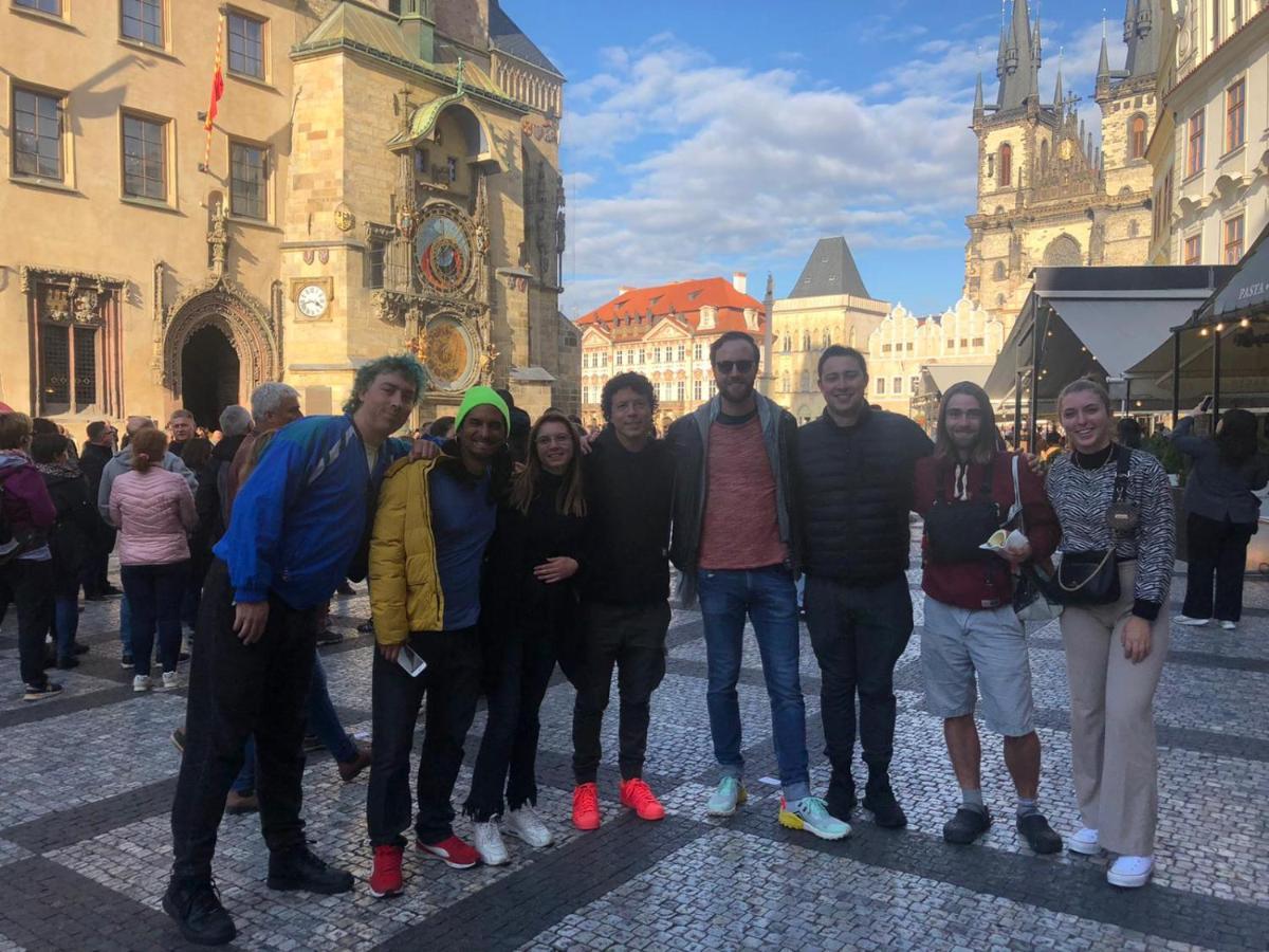 Onefam Miru Hostel Praha Bagian luar foto