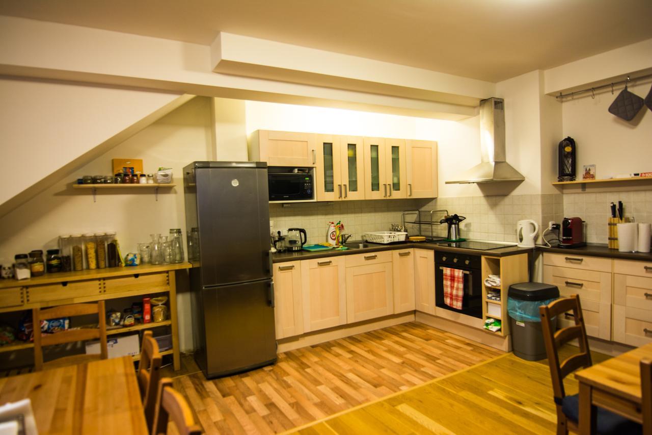 Onefam Miru Hostel Praha Bagian luar foto