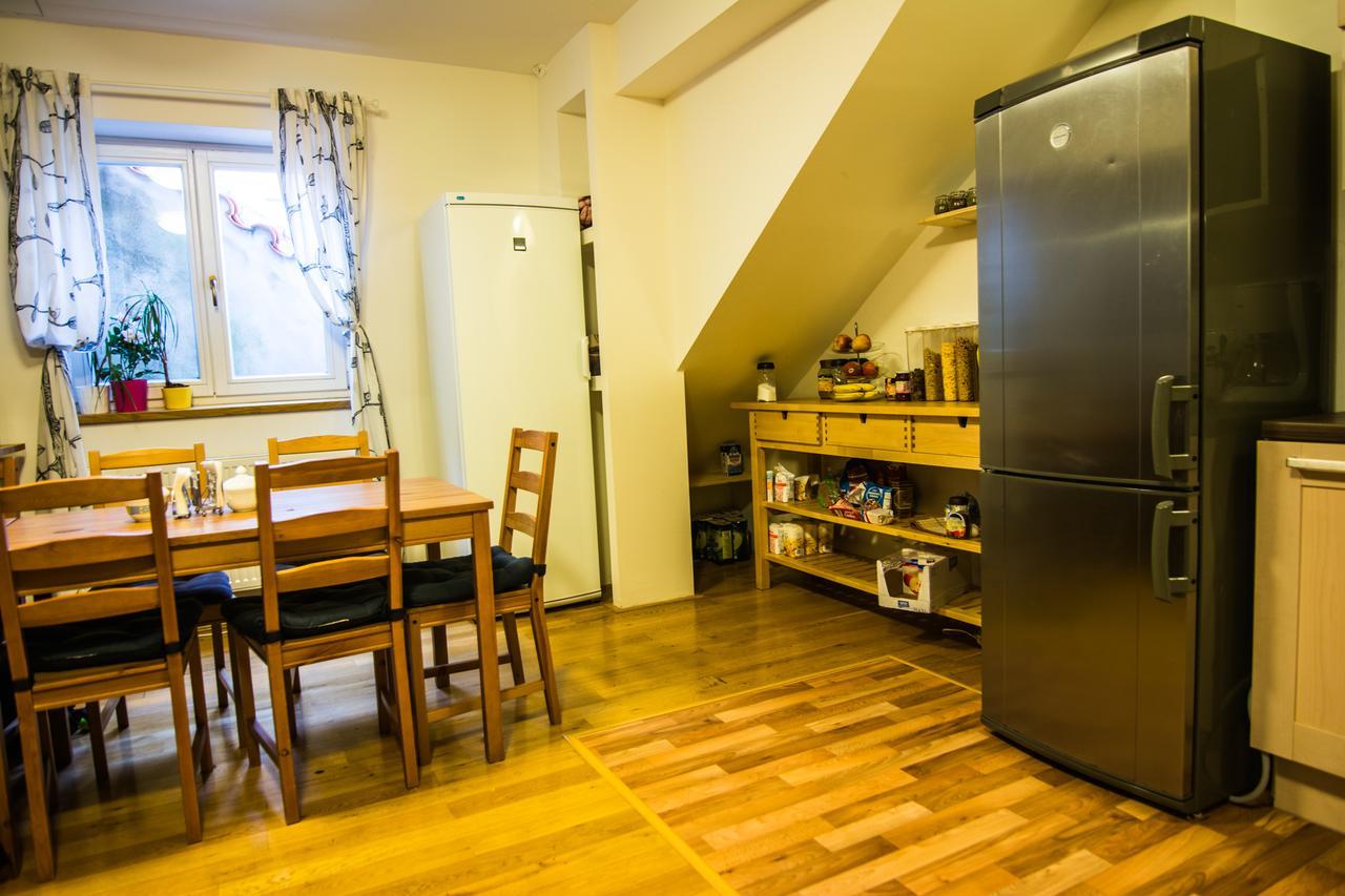 Onefam Miru Hostel Praha Bagian luar foto