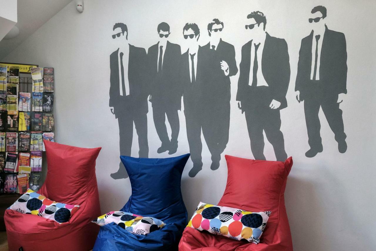 Onefam Miru Hostel Praha Bagian luar foto